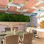 فيلة In With Private Pool Valbandon