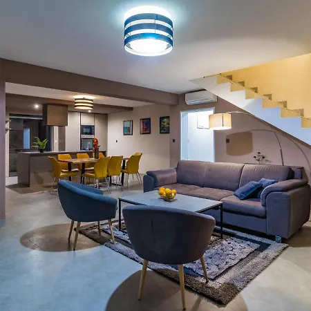 Villa In With Private Pool Valbandon
