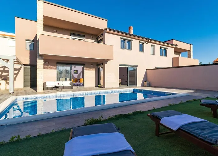 In With Private Pool *