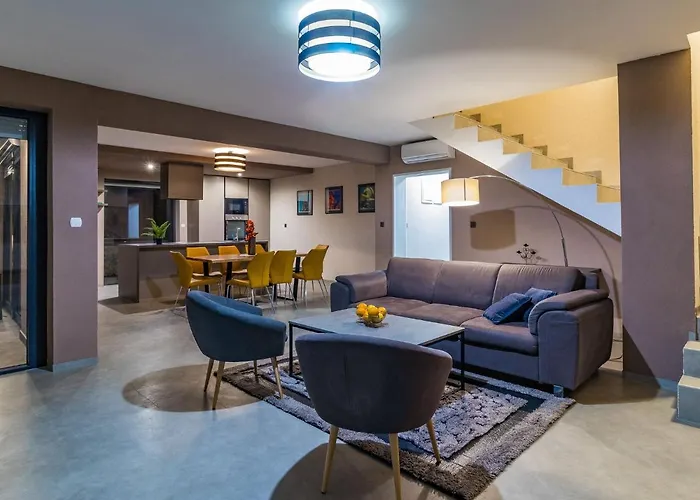 빌라 In With Private Pool Valbandon