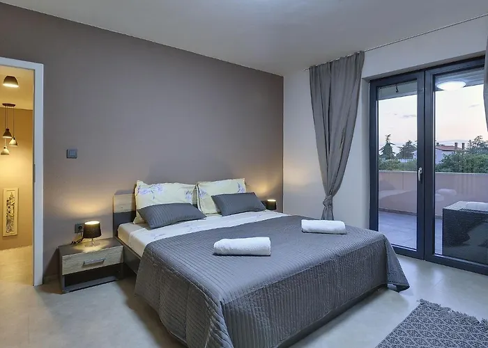 In With Private Pool Villa