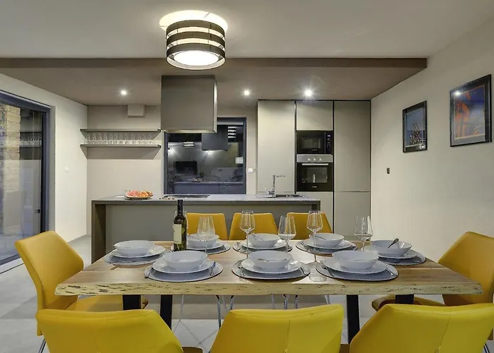 In With Private Pool 빌라 Valbandon