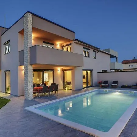 Villa In With Private Pool