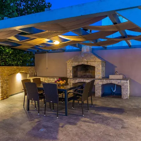 Super Modern With Private Pool *