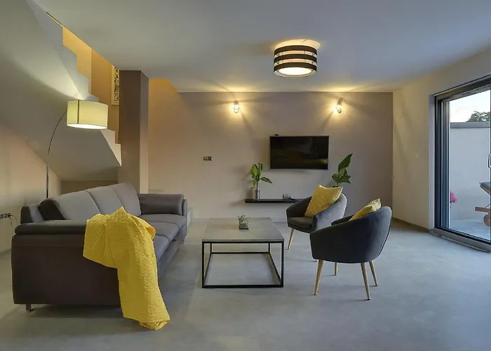 Βίλα In With Private Pool *