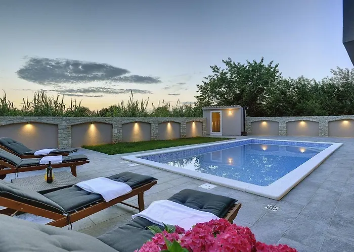 In With Private Pool Βίλα Valbandon